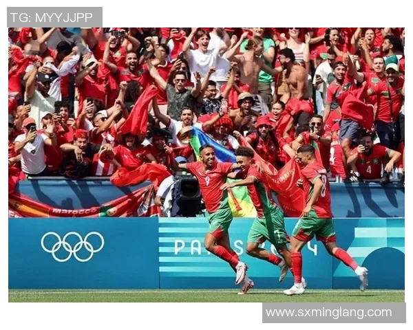 家务与球场双重身份揭秘足球明星们的生活日常与家庭责任 家务与球场双重身份揭秘足球明星们的生活日常与家庭责任