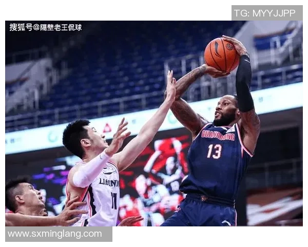 成都篮球队与广州篮球队赛后复盘分析双方状态及表现差异