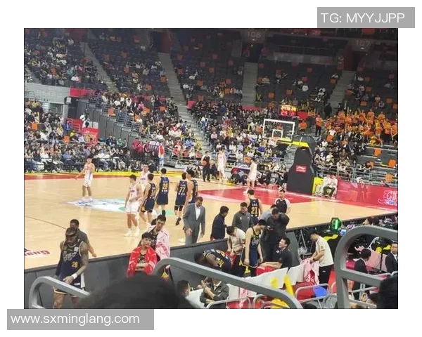 广州篮球队默契配合的背后故事与战术分析